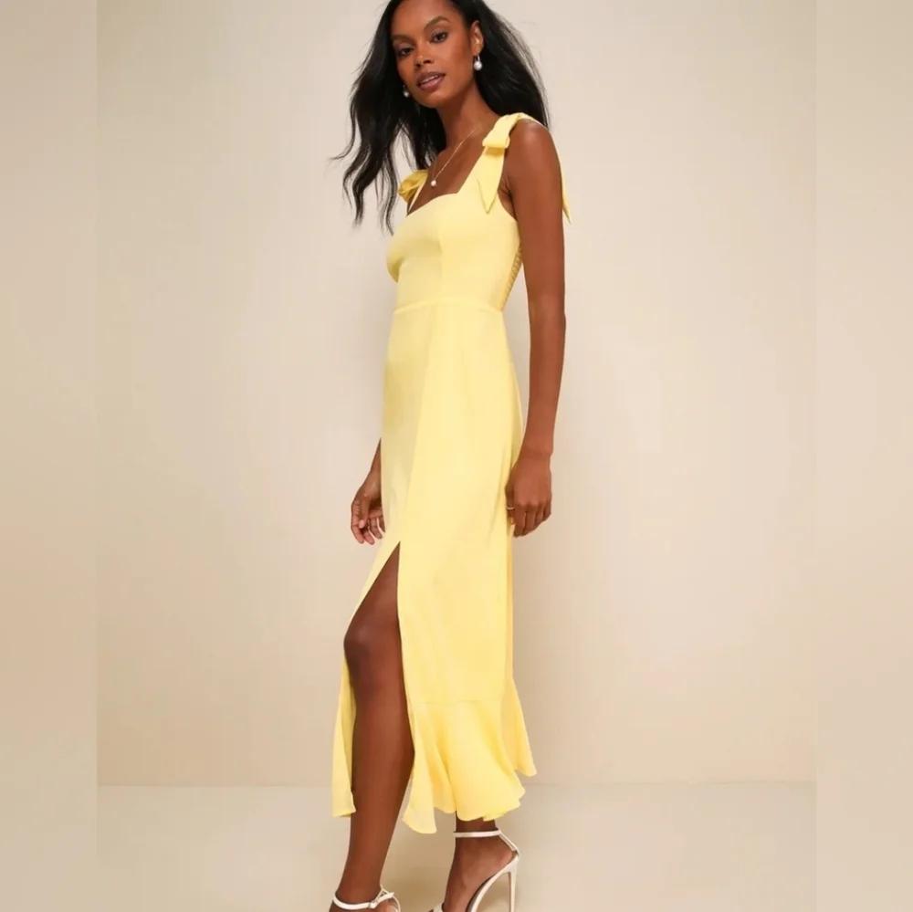 🏷️Lulu's Summer Invite Yellow Tie-Strap Tiered Midi Dress Size Large NWT - Picture 2 of 3